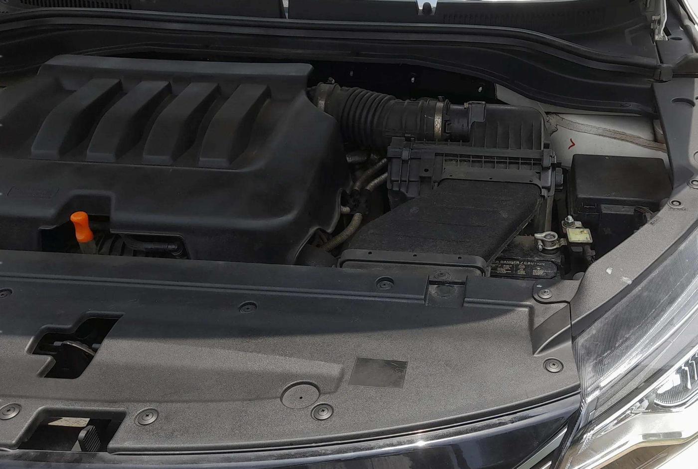 2022 Mahindra XUV700 AX 7 LUXURY P AT 7 STR, Petrol, Automatic, 78,257 km, Engine View - Left