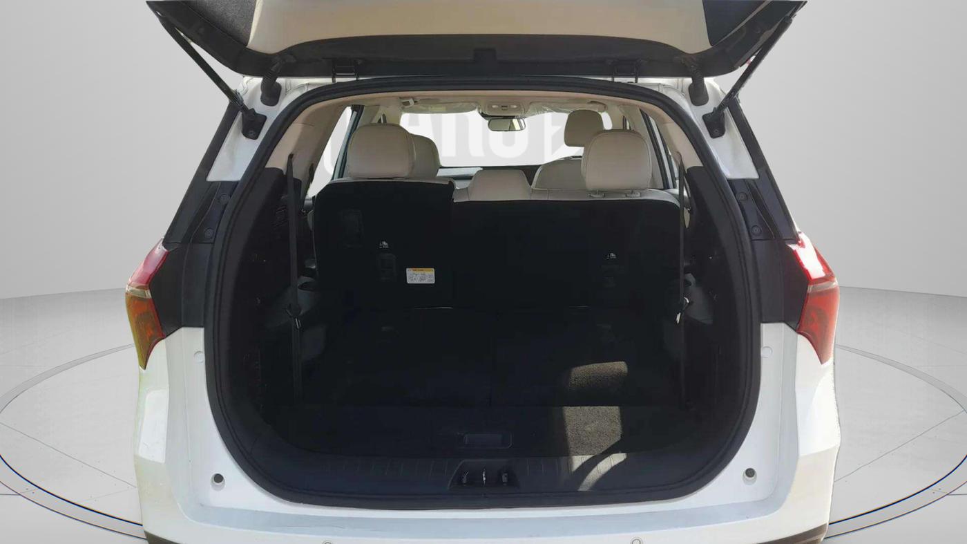 2022 Mahindra XUV700 AX 7 LUXURY P AT 7 STR, Petrol, Automatic, 78,257 km, Boot Inside