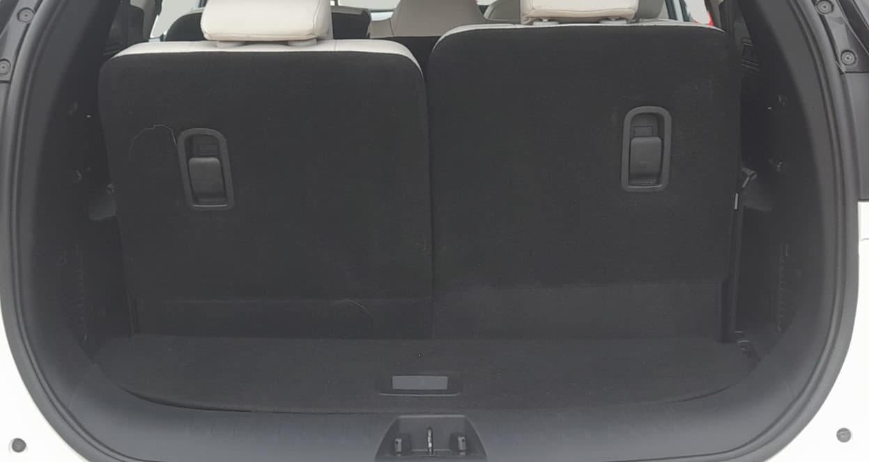 2022 Mahindra XUV700 AX 7 LUXURY P AT 7 STR, Petrol, Automatic, 78,257 km, Boot Open Zoomed View