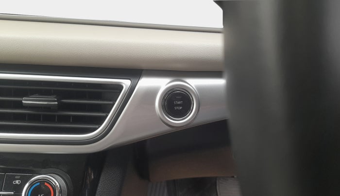 2022 Mahindra XUV700 AX 7 LUXURY P AT 7 STR, Petrol, Automatic, 78,154 km, Keyless Start/ Stop Button