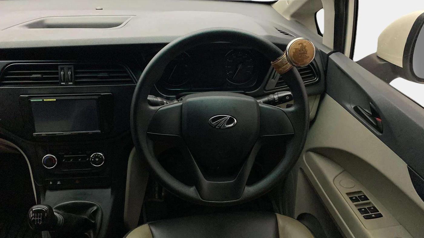 2019 Mahindra MARAZZO M2 7STR, Diesel, Manual, 38,369 km, Steering Wheel Close Up