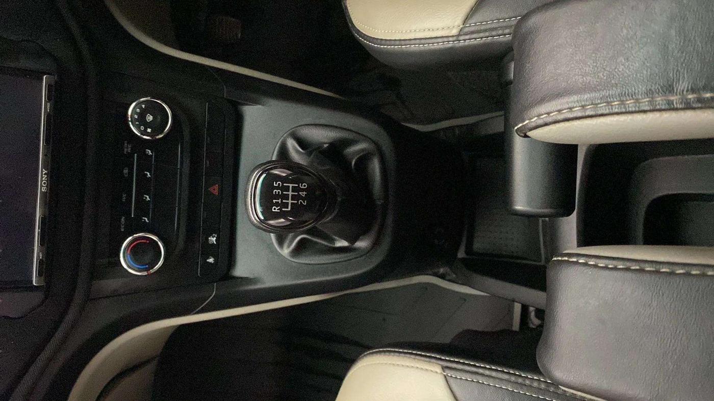 2019 Mahindra MARAZZO M2 7STR, Diesel, Manual, 38,369 km, Gear Lever