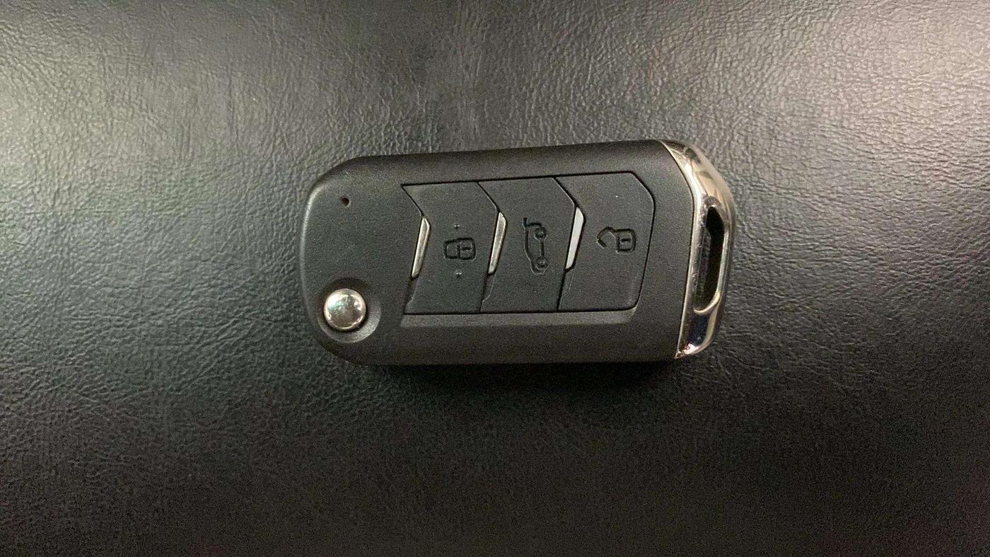 2019 Mahindra MARAZZO M2 7STR, Diesel, Manual, 38,369 km, Key Close Up