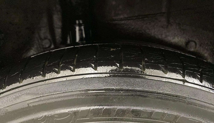 2017 Honda WR-V 1.2L I-VTEC VX MT, Petrol, Manual, 68,437 km, Right Rear Tyre Tread