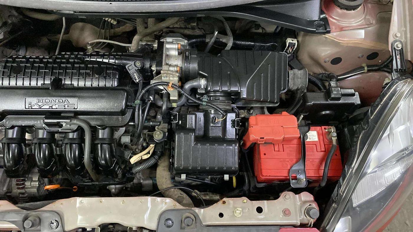 2014 Honda Brio VX AT, Petrol, Automatic, 34,405 km, Engine View - Left
