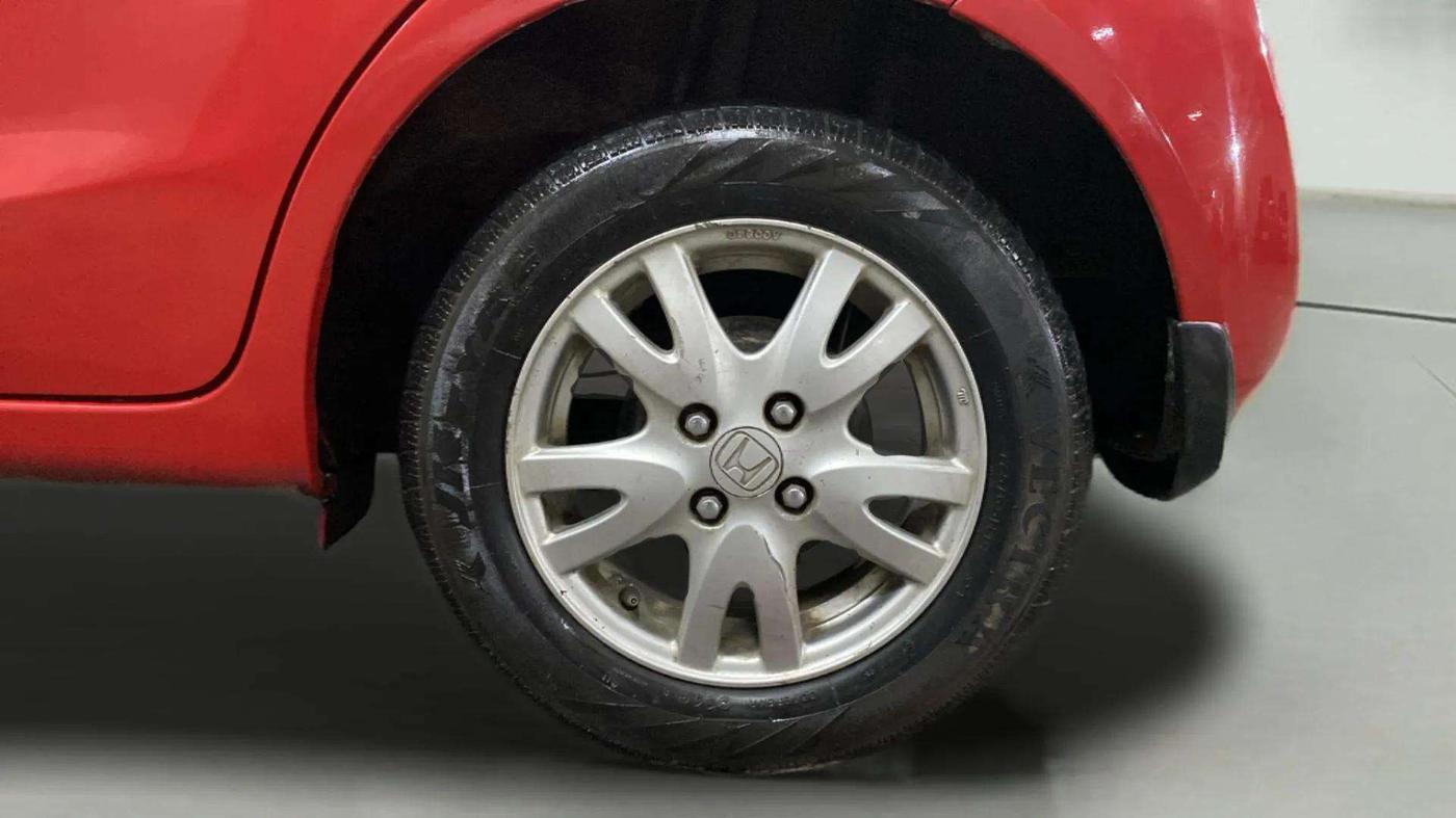 2014 Honda Brio VX AT, Petrol, Automatic, 34,405 km, Left Rear Wheel