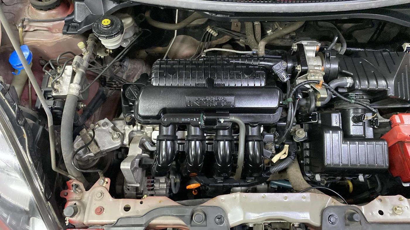 2014 Honda Brio VX AT, Petrol, Automatic, 34,405 km, Engine View - Right