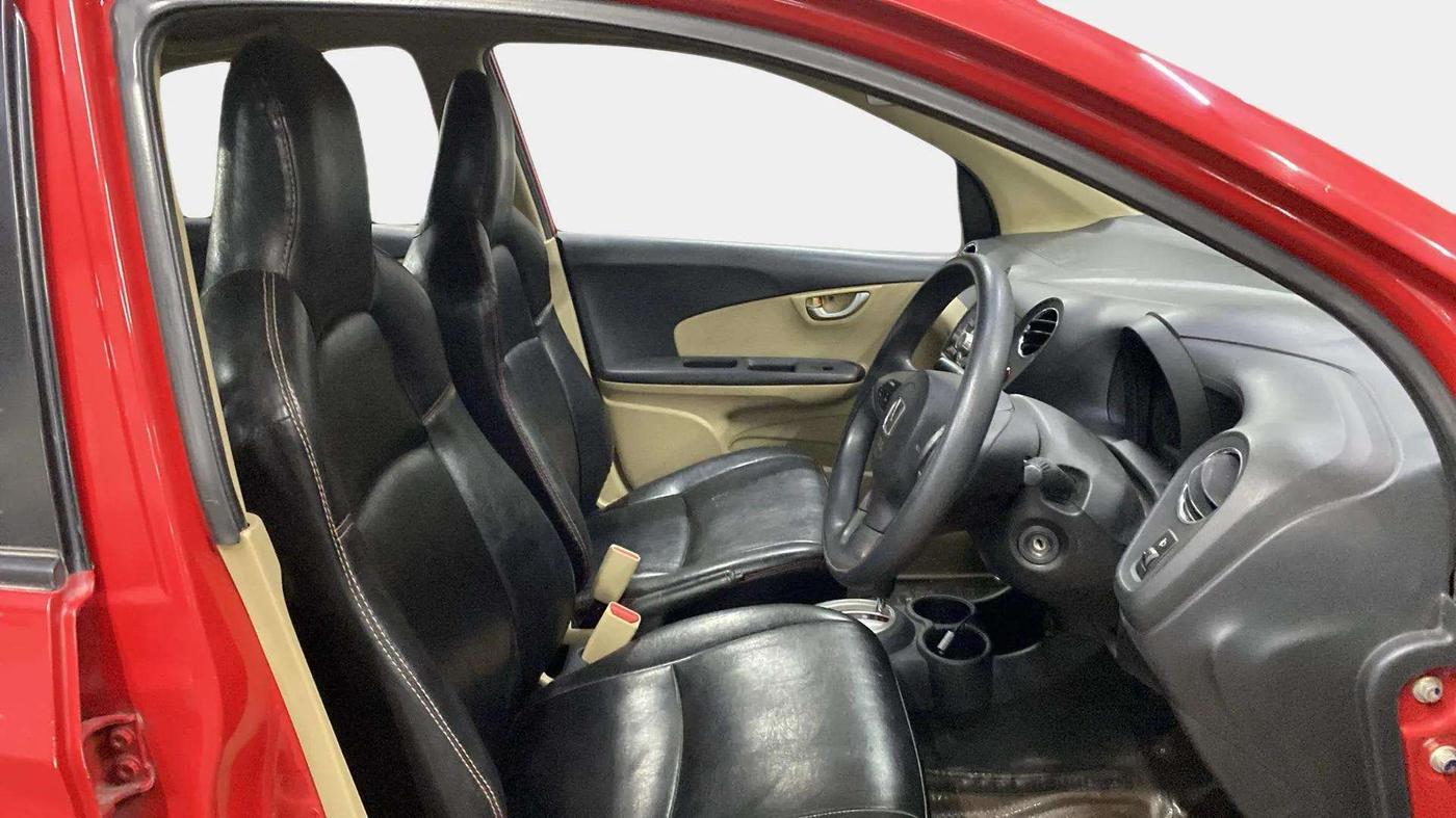 2014 Honda Brio VX AT, Petrol, Automatic, 34,405 km, Right Side Front Door Cabin