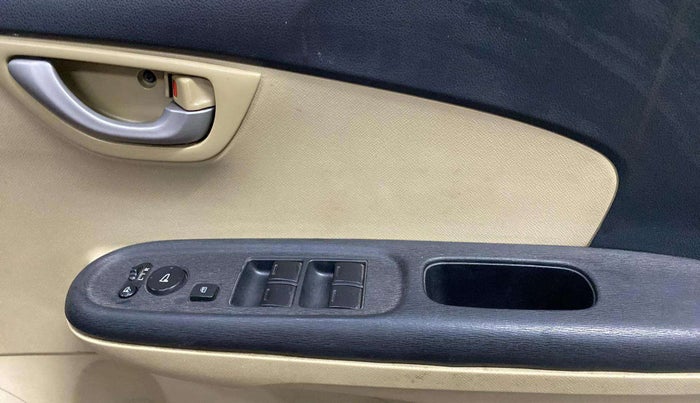 2014 Honda Brio VX AT, Petrol, Automatic, 34,179 km, Driver Side Door Panels Control