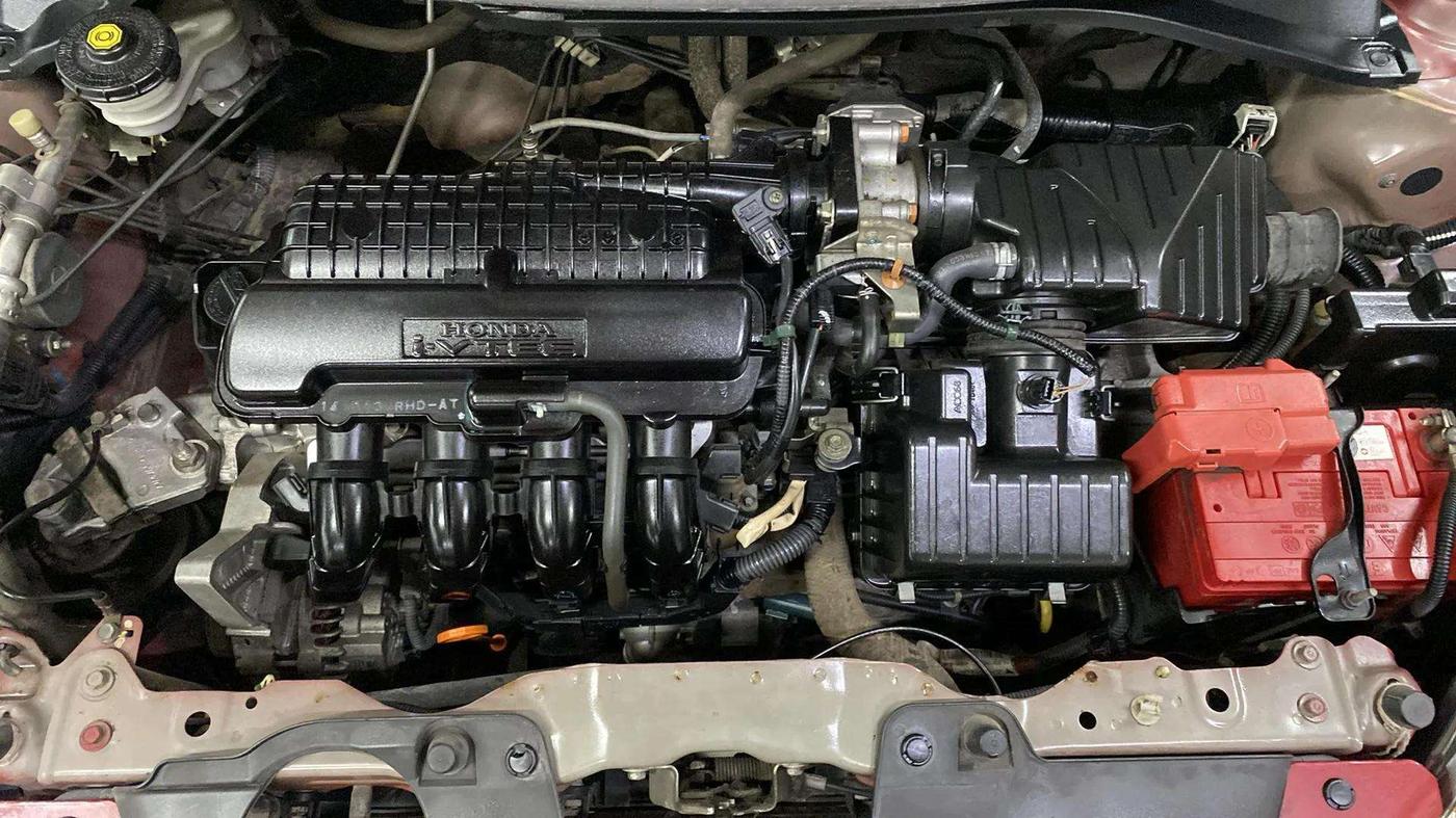 2014 Honda Brio VX AT, Petrol, Automatic, 34,405 km, Engine View