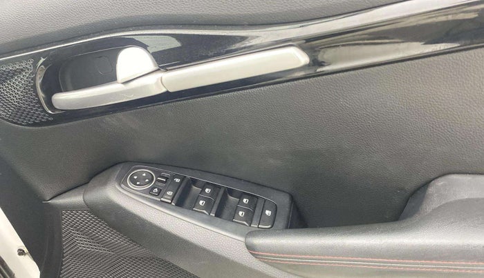 2020 KIA SELTOS GTX AT 1.4 PETROL, Petrol, Automatic, 26,545 km, Driver Side Door Panels Control