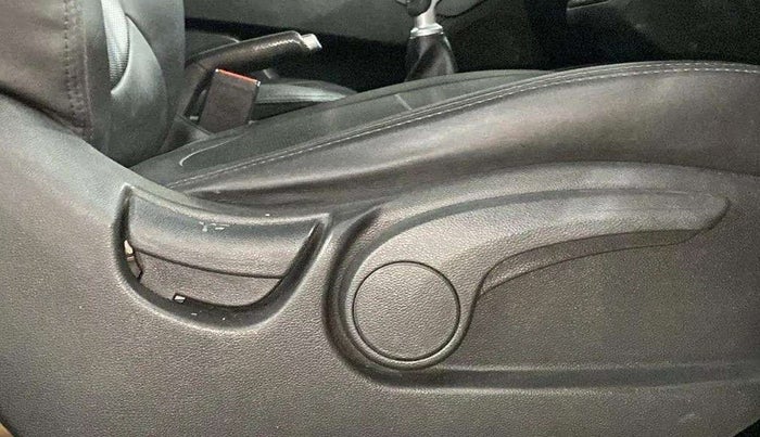 2017 Hyundai Creta SX PLUS 1.6 DIESEL, Diesel, Manual, 61,637 km, Driver Side Adjustment Panel
