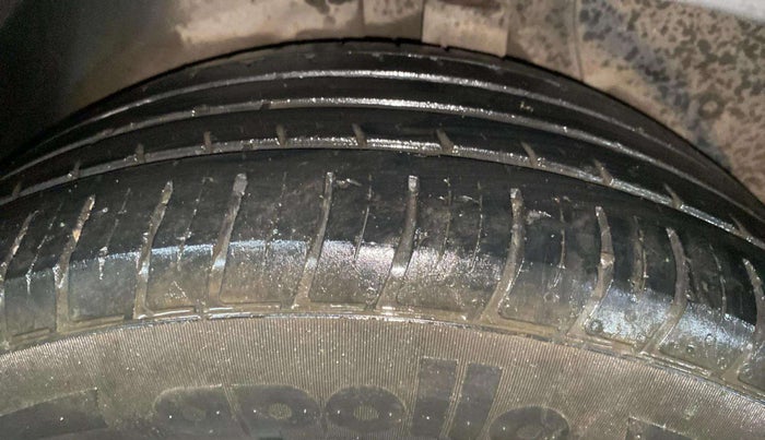 2016 Hyundai Creta SX PLUS AT 1.6 PETROL, Petrol, Automatic, 1,02,889 km, Left Rear Tyre Tread