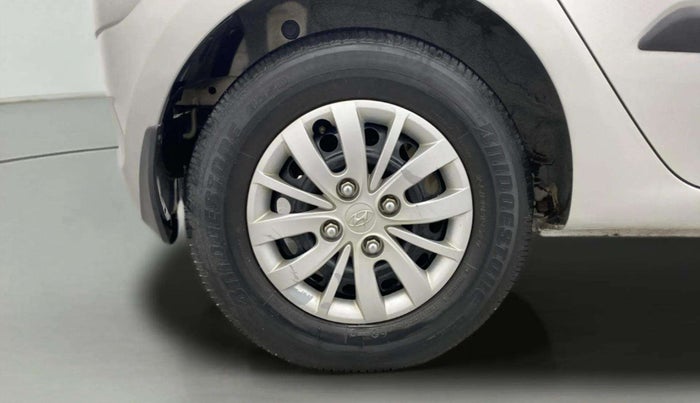 2015 Hyundai i10 SPORTZ 1.1, Petrol, Manual, 22,892 km, Right Rear Wheel