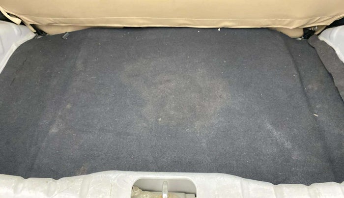 2017 Hyundai Eon ERA PLUS (O), Petrol, Manual, 57,262 km, Boot Inside