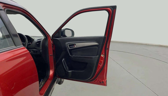 2018 Maruti Vitara Brezza ZDI PLUS AMT, Diesel, Automatic, 1,01,332 km, RHS Front Door
