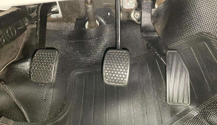 2017 Maruti Alto K10 VXI, Petrol, Manual, 26,641 km, Pedals