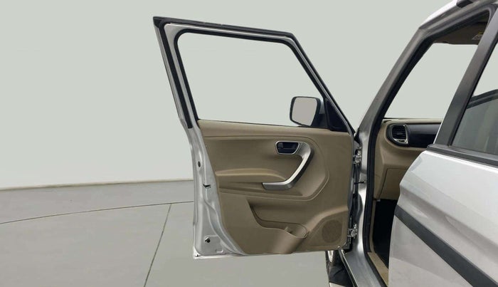 2023 Mahindra BOLERO NEO N10 R, Diesel, Manual, 23,047 km, LHS Front Door