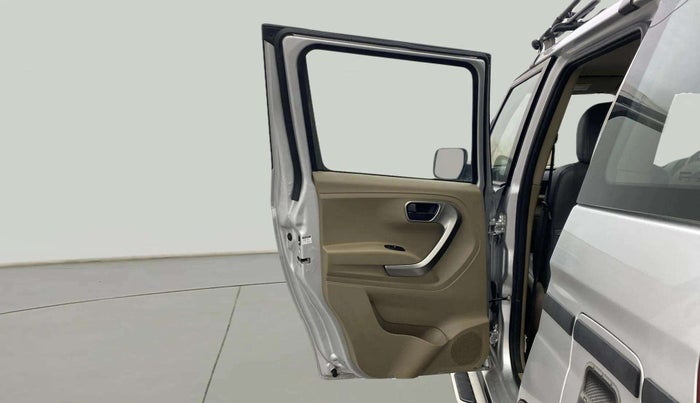 2023 Mahindra BOLERO NEO N10 R, Diesel, Manual, 23,047 km, LHS Rear Door