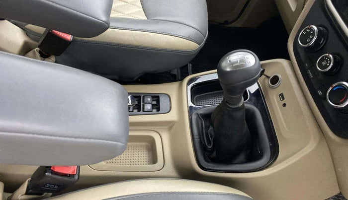2023 Mahindra BOLERO NEO N10 R, Diesel, Manual, 23,047 km, Gear Lever