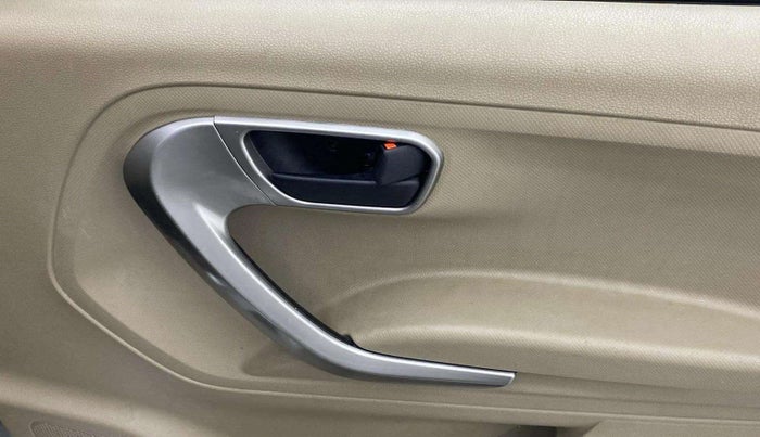 2023 Mahindra BOLERO NEO N10 R, Diesel, Manual, 23,047 km, Driver Side Door Panels Control