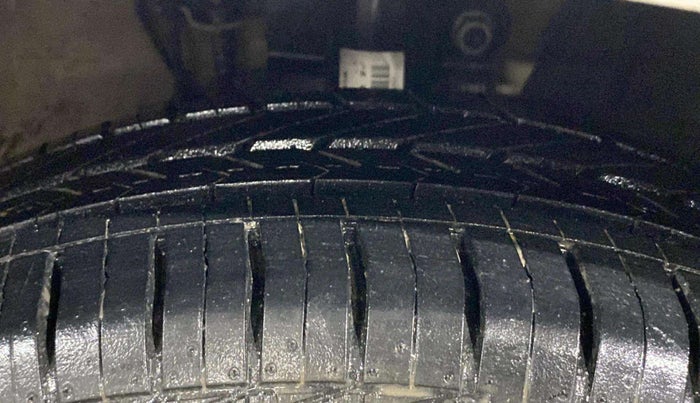 2019 Volkswagen Ameo TRENDLINE 1.0L, Petrol, Manual, 34,521 km, Right Front Tyre Tread