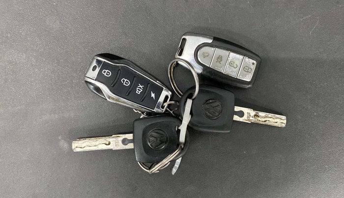2019 Volkswagen Ameo TRENDLINE 1.0L, Petrol, Manual, 34,521 km, Key Close Up