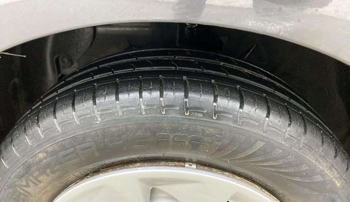 2022 Hyundai GRAND I10 NIOS ERA 1.2 KAPPA VTVT, Petrol, Manual, 38,778 km, Left Front Tyre Tread