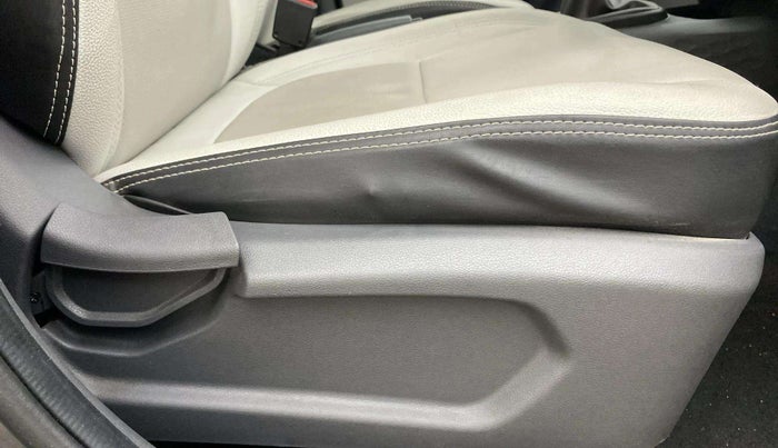 2022 Hyundai GRAND I10 NIOS ERA 1.2 KAPPA VTVT, Petrol, Manual, 38,778 km, Driver Side Adjustment Panel
