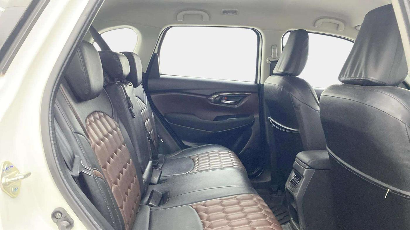 2024 Maruti Grand Vitara SIGMA SMART HYBRID, Petrol, Manual, 16,905 km, Right Side Rear Door Cabin