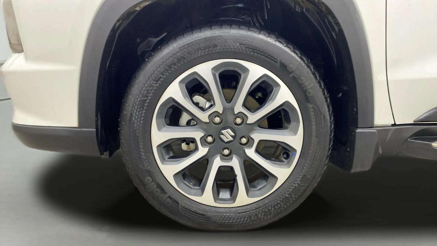 2024 Maruti Grand Vitara SIGMA SMART HYBRID, Petrol, Manual, 16,905 km, Left Front Wheel