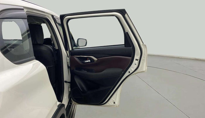 2024 Maruti Grand Vitara SIGMA SMART HYBRID, Petrol, Manual, 16,905 km, RHS Rear Door