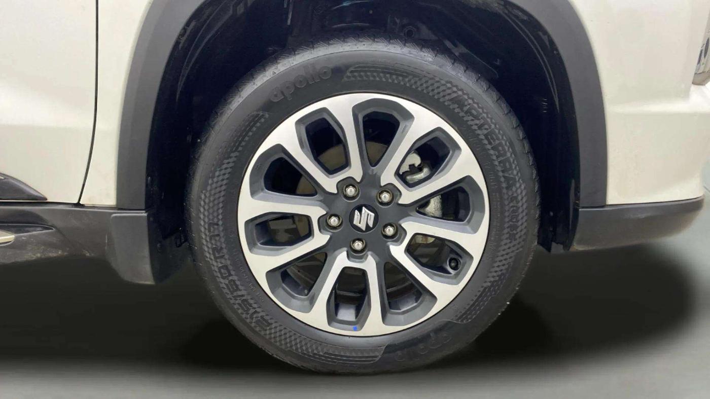 2024 Maruti Grand Vitara SIGMA SMART HYBRID, Petrol, Manual, 16,905 km, Right Front Wheel