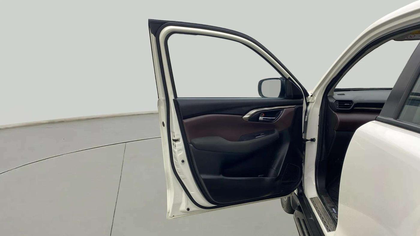 2024 Maruti Grand Vitara SIGMA SMART HYBRID, Petrol, Manual, 16,905 km, LHS Front Door