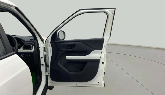 2024 Tata PUNCH ACCOMPLISHED SUNROOF MT, Petrol, Manual, 15,047 km, RHS Front Door