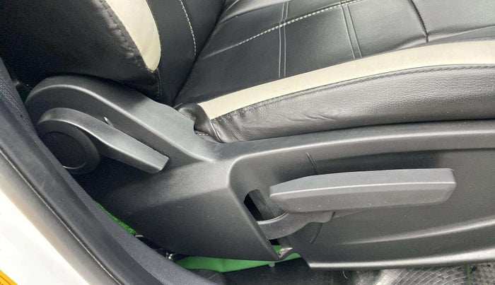2024 Tata PUNCH ACCOMPLISHED SUNROOF MT, Petrol, Manual, 15,047 km, Driver Side Adjustment Panel