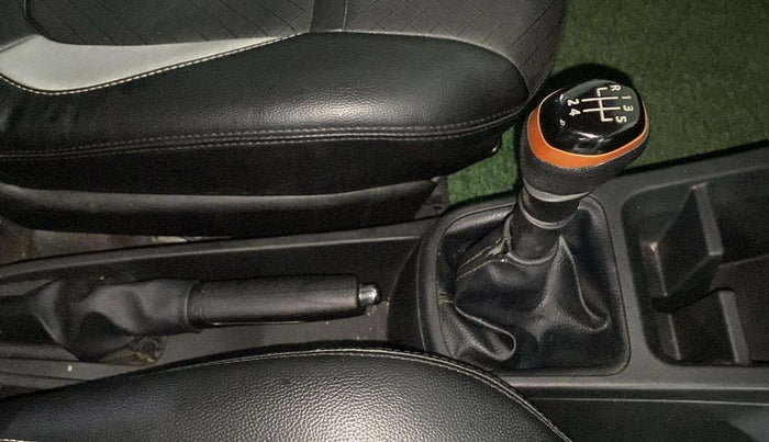 2019 Renault Kwid CLIMBER 1.0 (O), Petrol, Manual, 44,991 km, Gear Lever