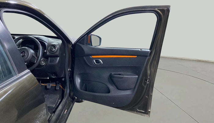 2019 Renault Kwid CLIMBER 1.0 (O), Petrol, Manual, 44,991 km, RHS Front Door
