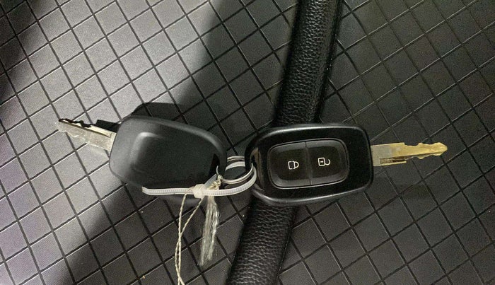 2019 Renault Kwid CLIMBER 1.0 (O), Petrol, Manual, 44,991 km, Key Close Up
