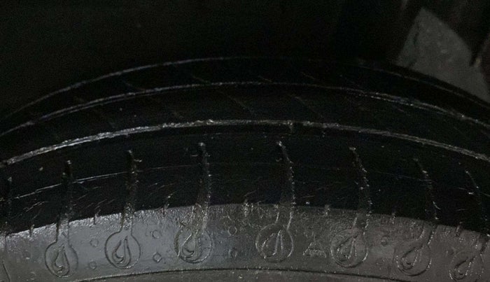 2019 Renault Kwid CLIMBER 1.0 (O), Petrol, Manual, 44,991 km, Left Rear Tyre Tread