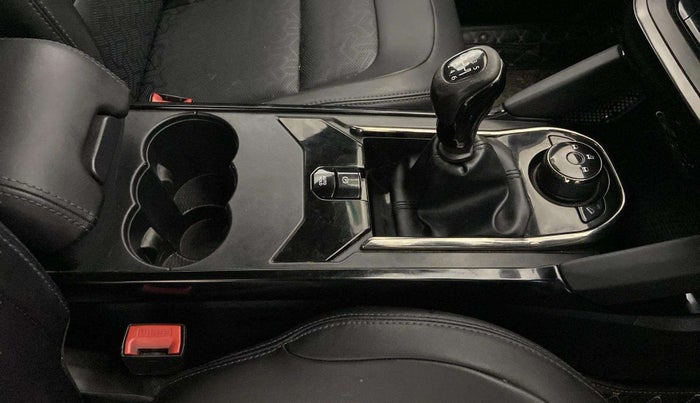 2022 Tata Safari XZ PLUS DARK EDITION, Diesel, Manual, 55,293 km, Gear Lever