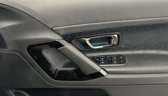 2022 Tata Safari XZ PLUS DARK EDITION, Diesel, Manual, 55,293 km, Driver Side Door Panels Control