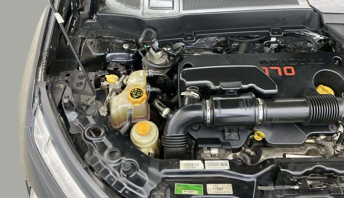 2022 Tata Safari XZ PLUS DARK EDITION, Diesel, Manual, 55,293 km, Engine View - Right