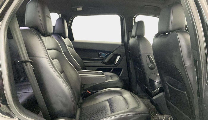 2022 Tata Safari XZ PLUS DARK EDITION, Diesel, Manual, 55,293 km, Right Side Rear Door Cabin