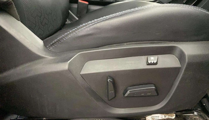 2022 Tata Safari XZ PLUS DARK EDITION, Diesel, Manual, 55,293 km, Driver Side Adjustment Panel