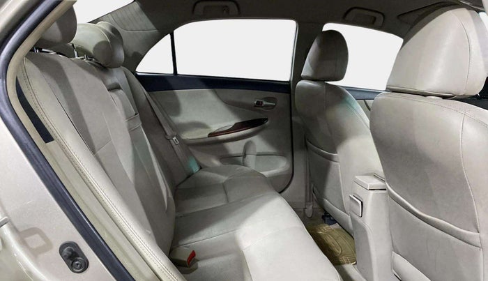 2013 Toyota Corolla Altis VL AT PETROL, Petrol, Automatic, 94,470 km, Right Side Rear Door Cabin