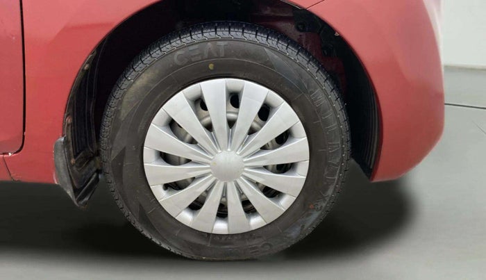 2015 Hyundai Eon ERA +, Petrol, Manual, 26,015 km, Right Front Wheel