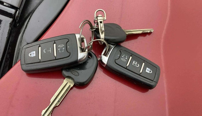2015 Hyundai Eon ERA +, Petrol, Manual, 26,015 km, Key Close Up