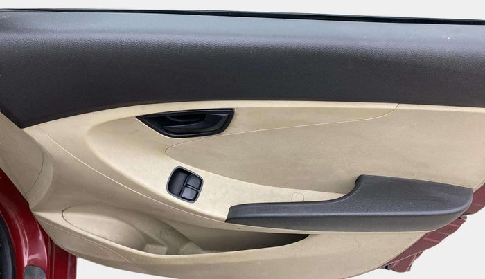 2015 Hyundai Eon ERA +, Petrol, Manual, 26,015 km, Driver Side Door Panels Control