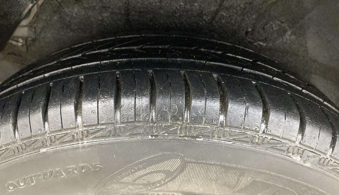 2012 Hyundai i20 MAGNA 1.2, Petrol, Manual, 71,548 km, Right Rear Tyre Tread